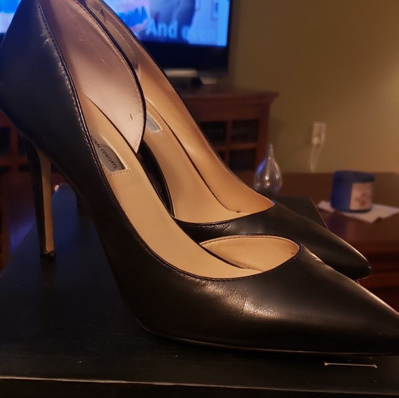 Black Pumps - Picture 3 of 6